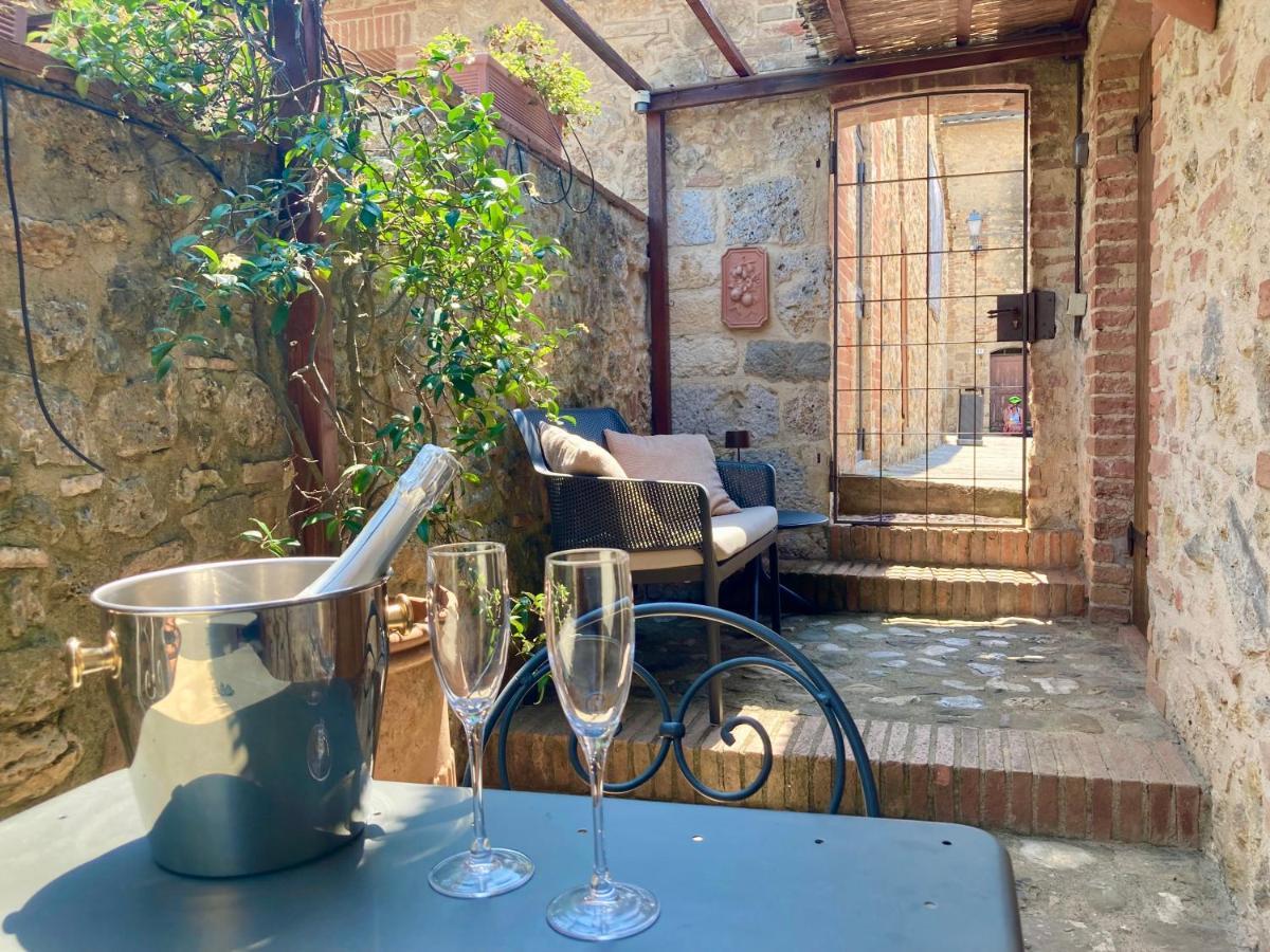 Monteriggioni Castello Villa Екстериор снимка