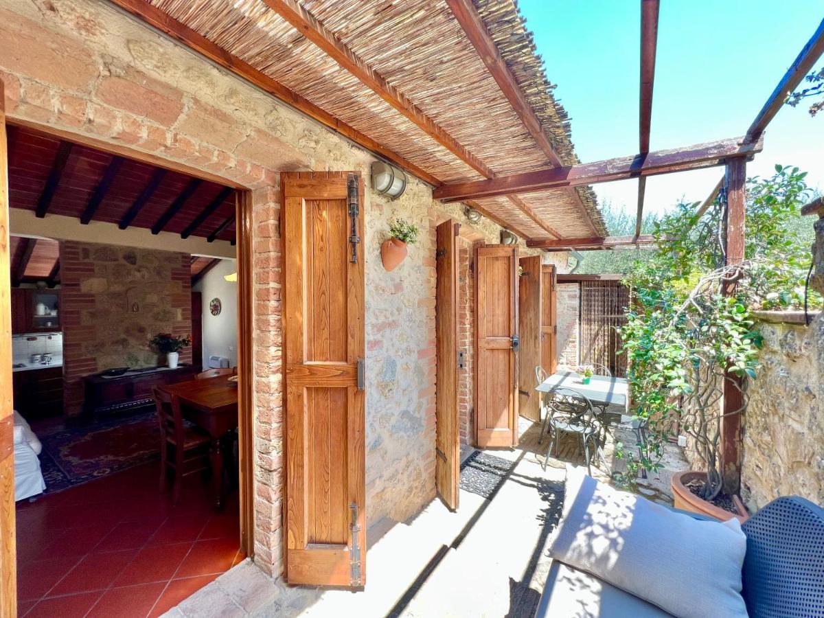 Monteriggioni Castello Villa Екстериор снимка