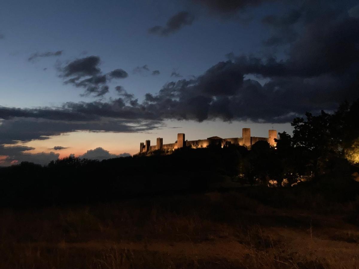 Monteriggioni Castello Villa Екстериор снимка
