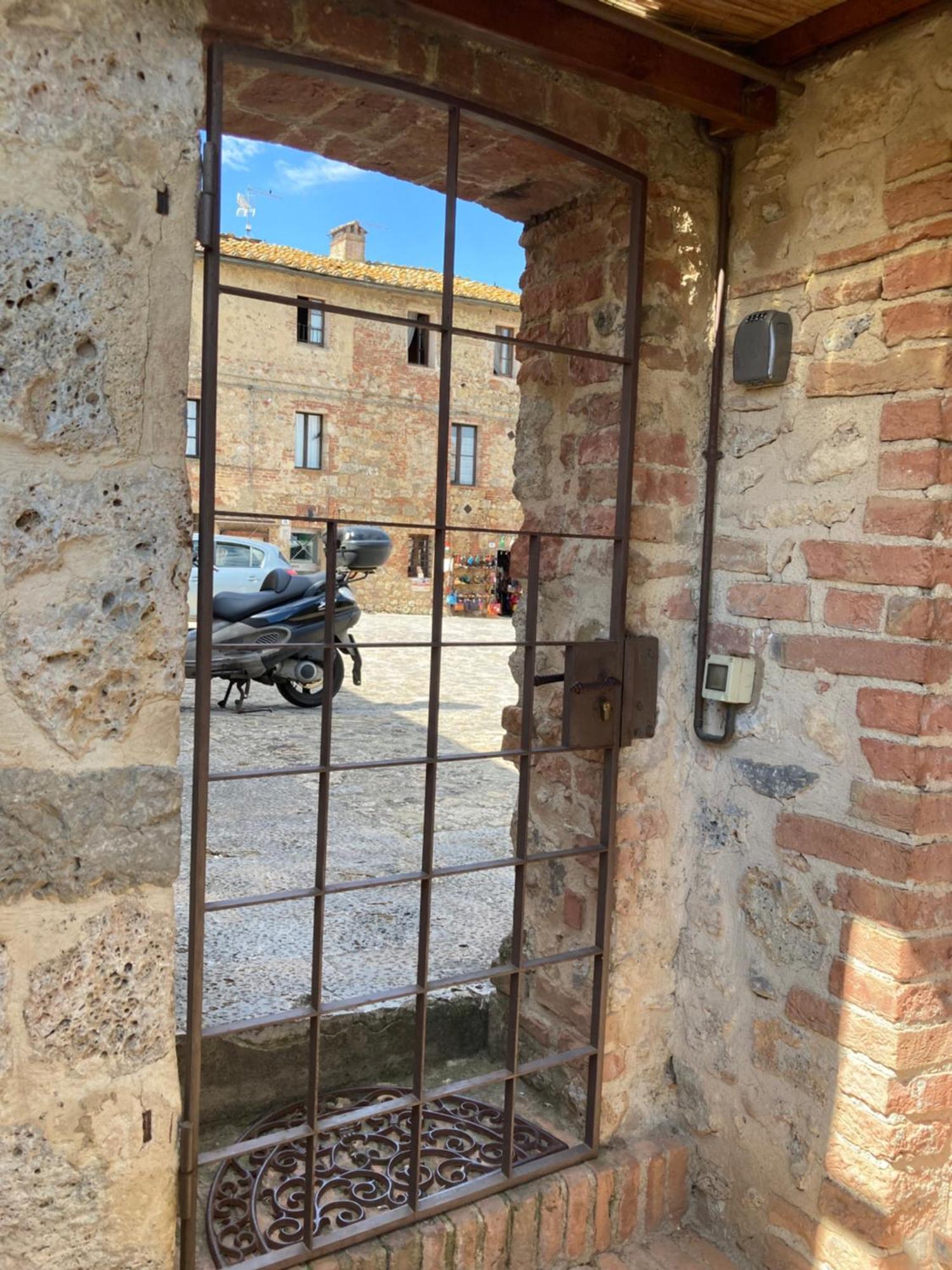 Monteriggioni Castello Villa Екстериор снимка
